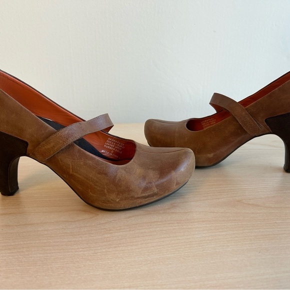 Tsubo amazing distressed leather slingback heels 7.5 very good condition - Picture 3 of 13